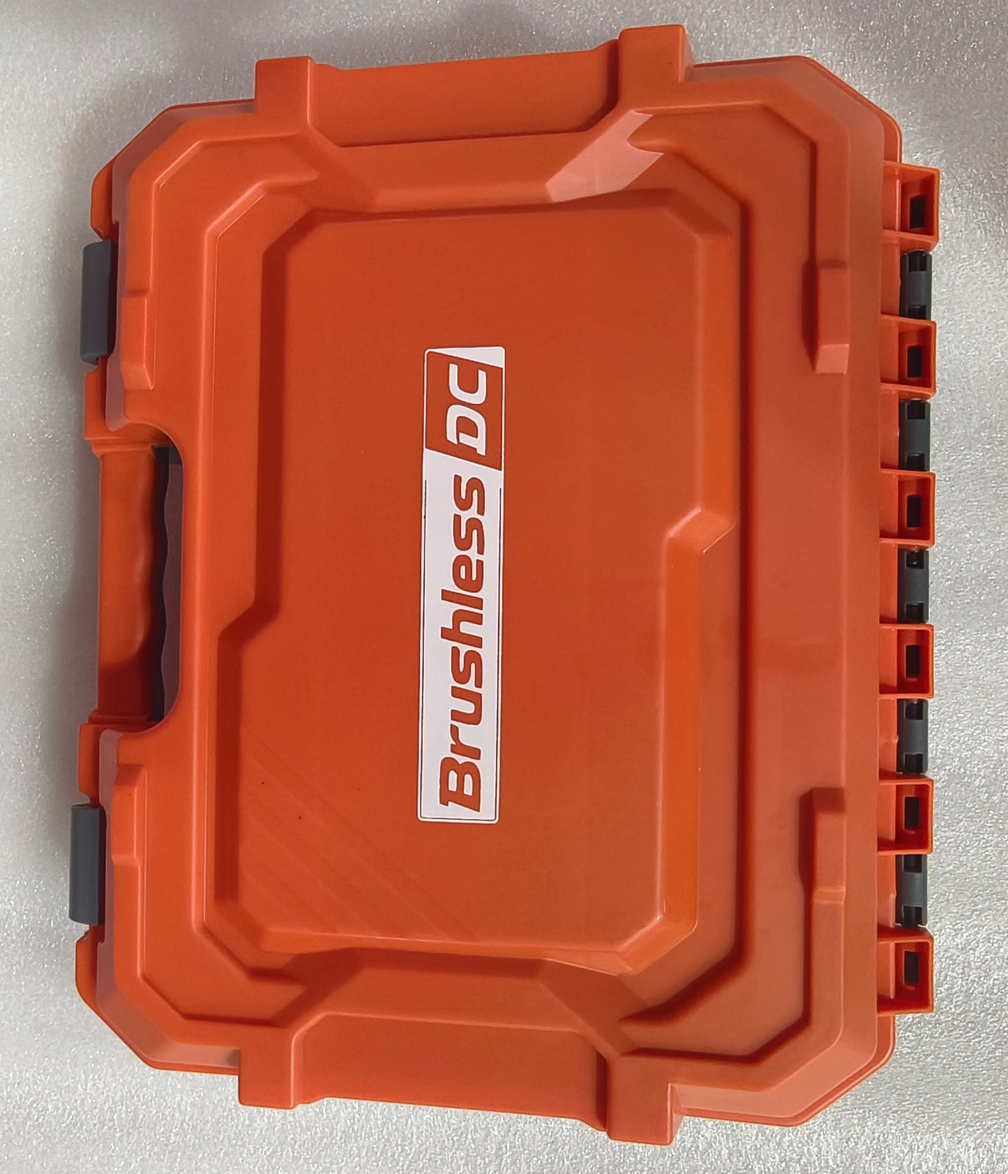 Avvitatore a impulsi a batteria per mobili modulari