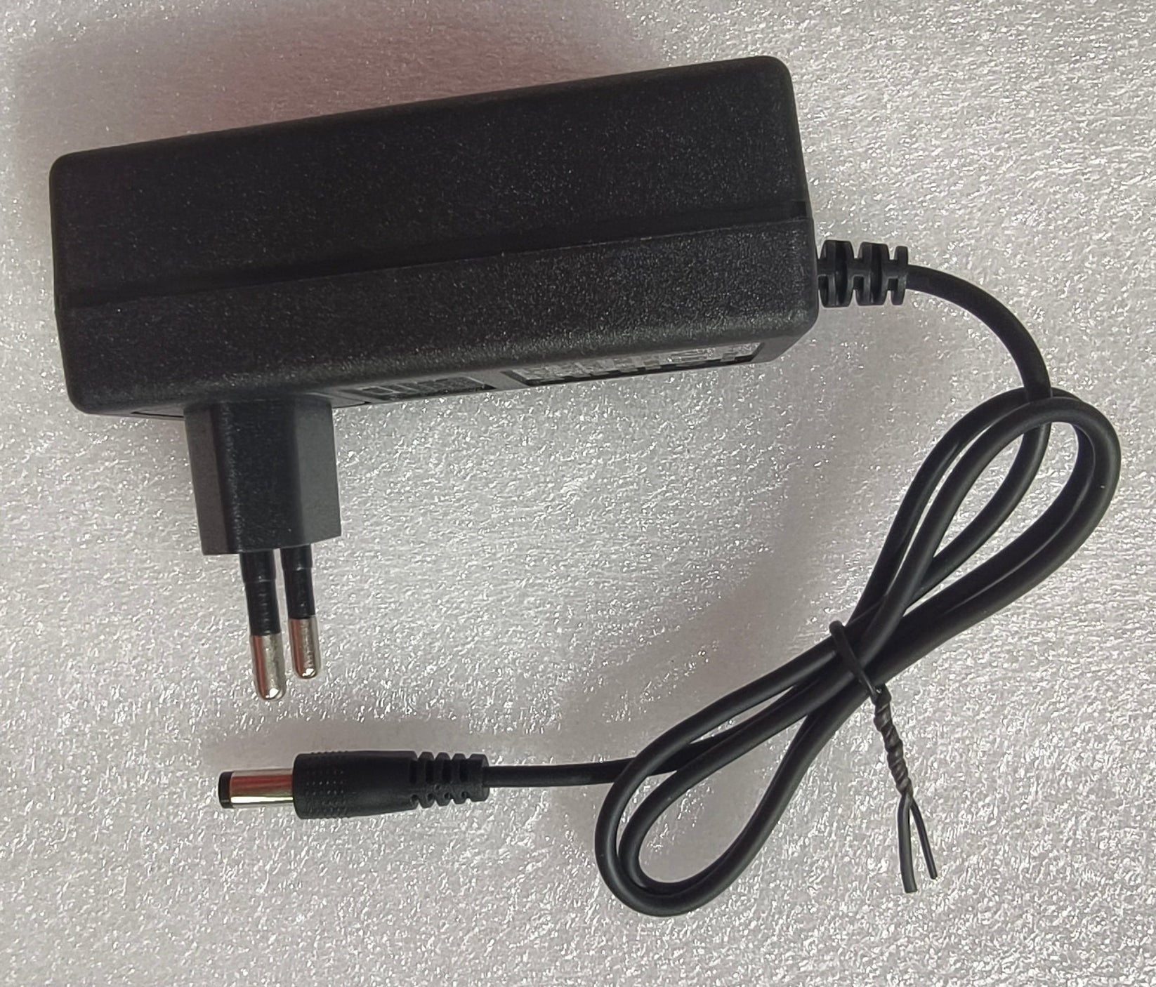 Quick charger for the 18V batteries of the modular furniture impact driver