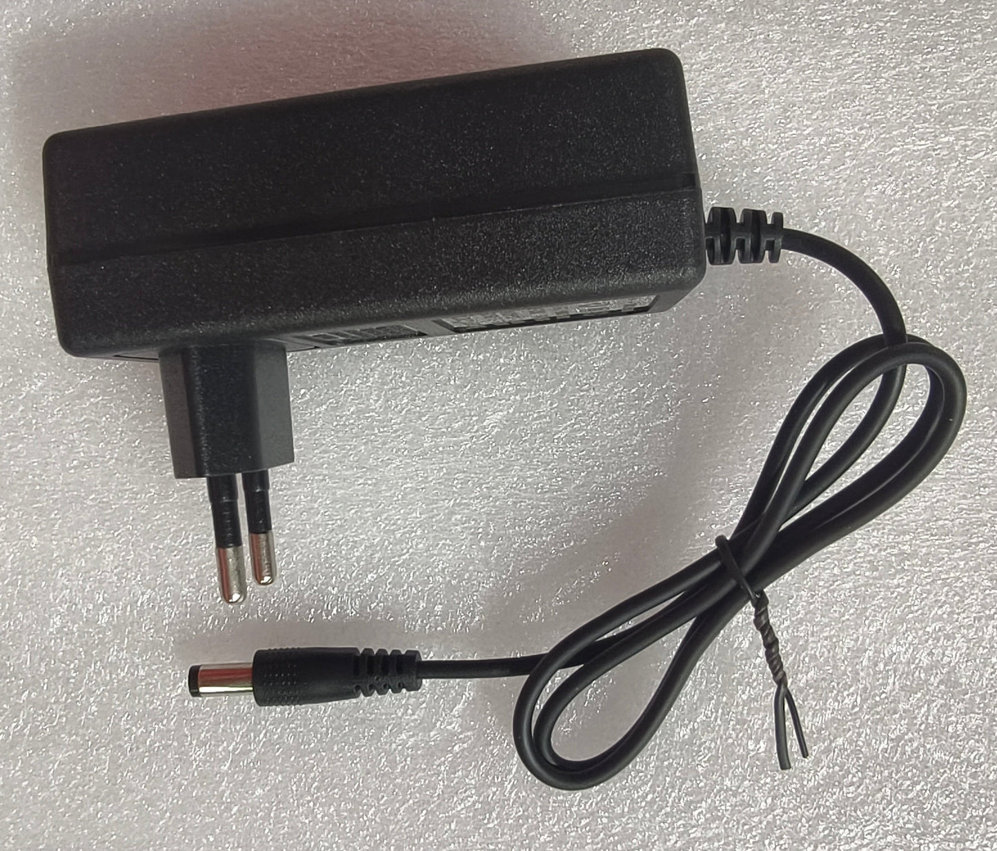 Avvitatore a impulsi a batteria per mobili modulari