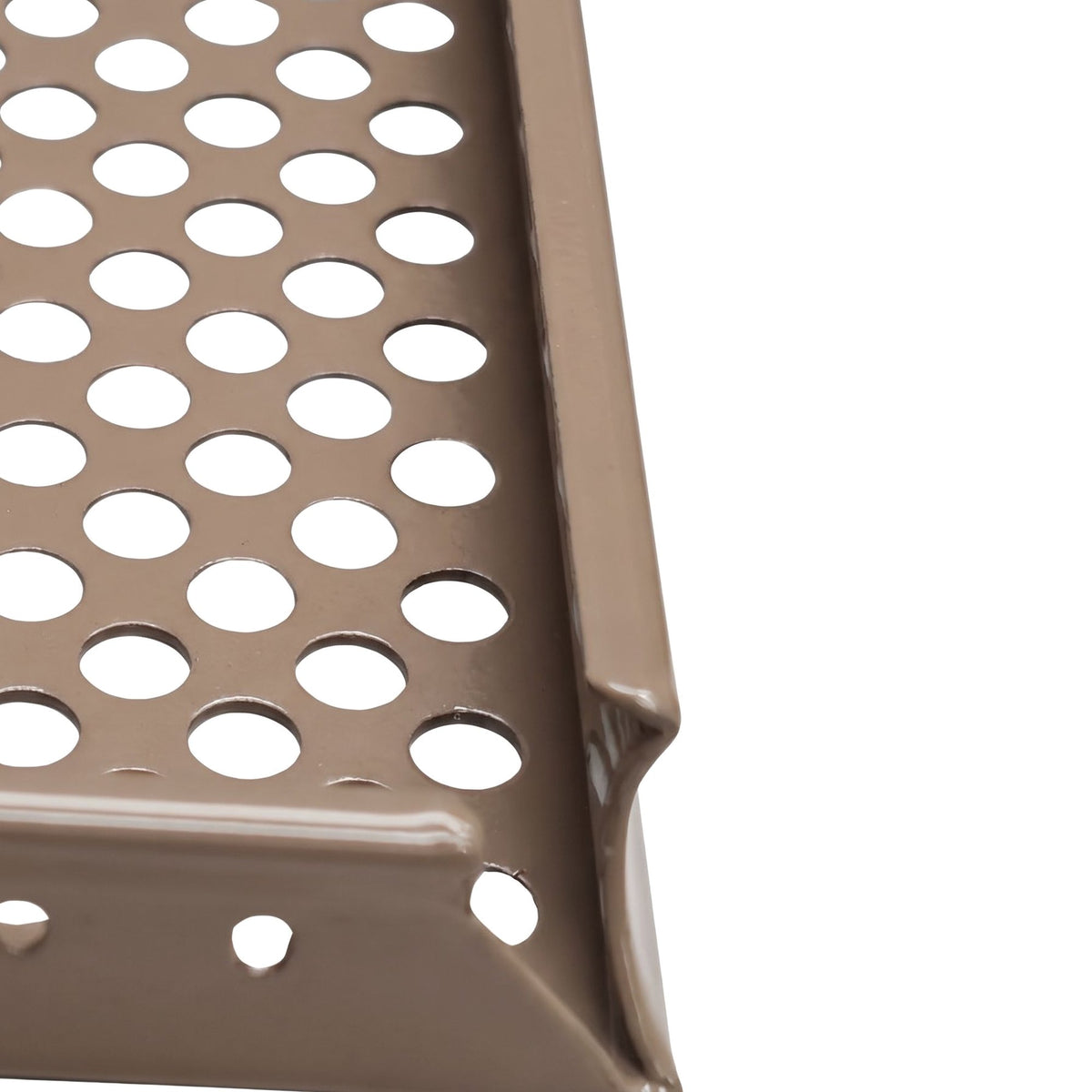 Pannello esterno forato Beige RAL 1019, dettaglio di angolo e bordo