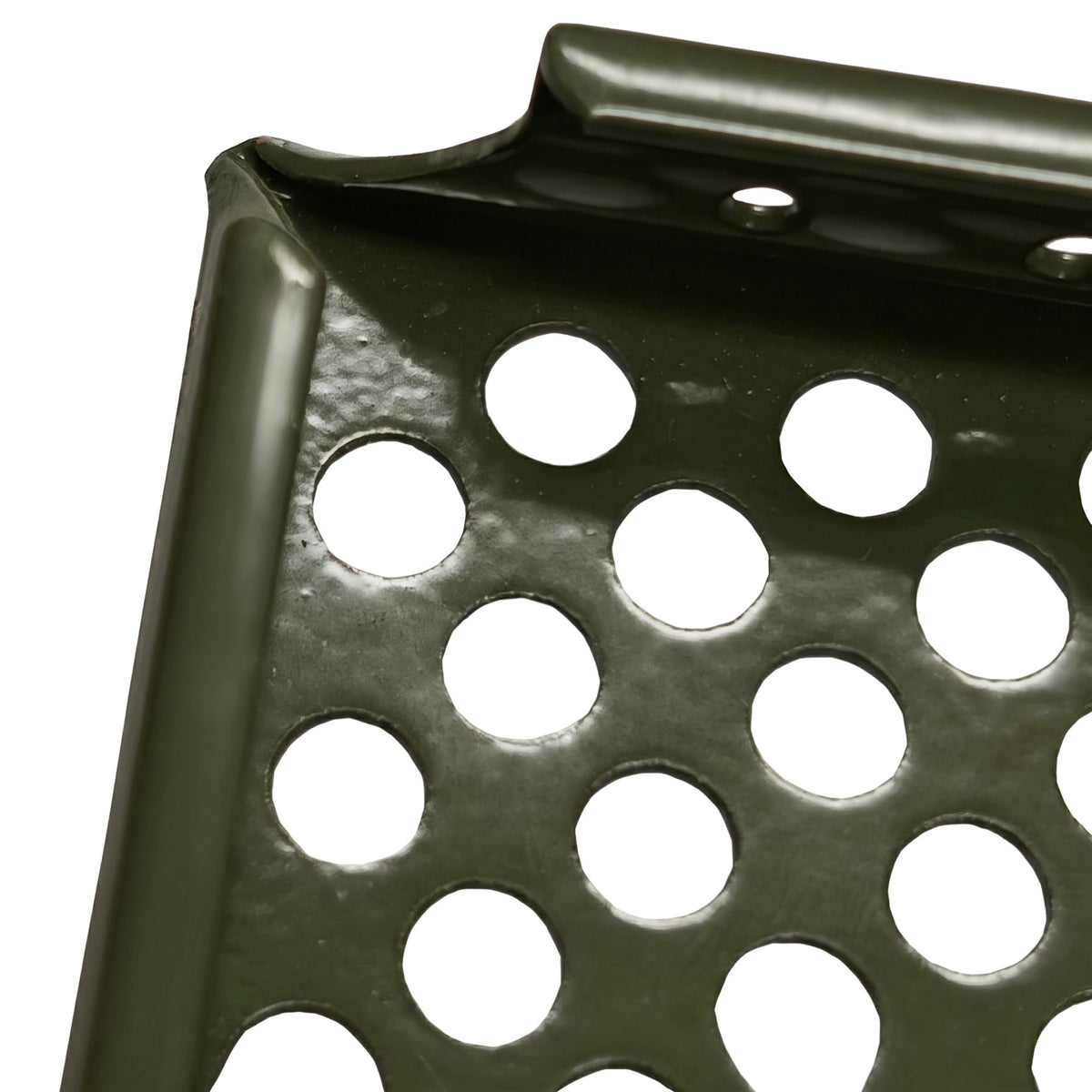Tablette extérieure perforée Vert olive RAL 6003, détail du coin plié